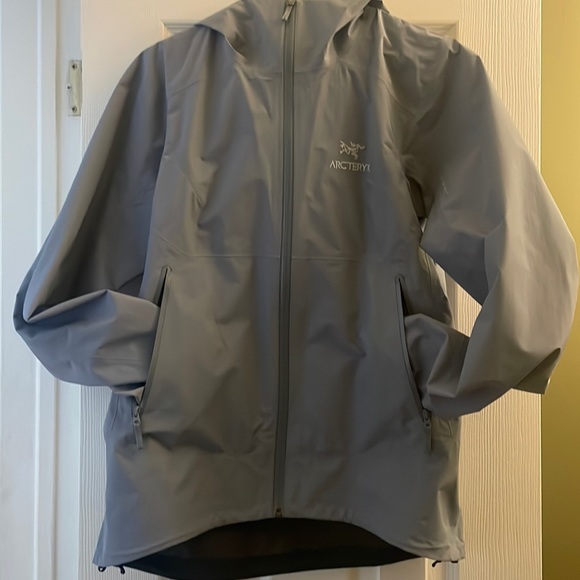 Arc'teryx Jackets & Blazers - Arc’teryx Waterproof Soft Shell Jacket - Size M in Powder Blue/Light Gray